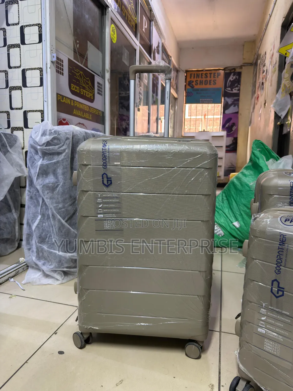 Large Rubber Suitcase Height 66cm Capacity 23kgs