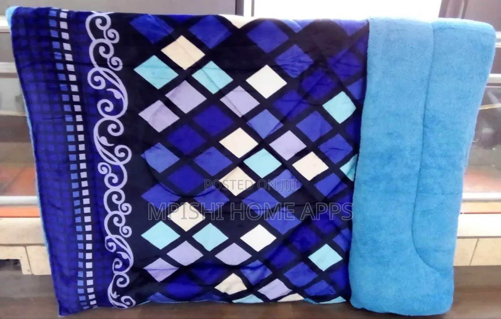 Single Floral Woolen Duvets Set