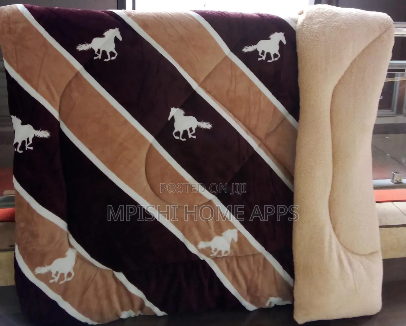 Single Floral Woolen Duvets Set