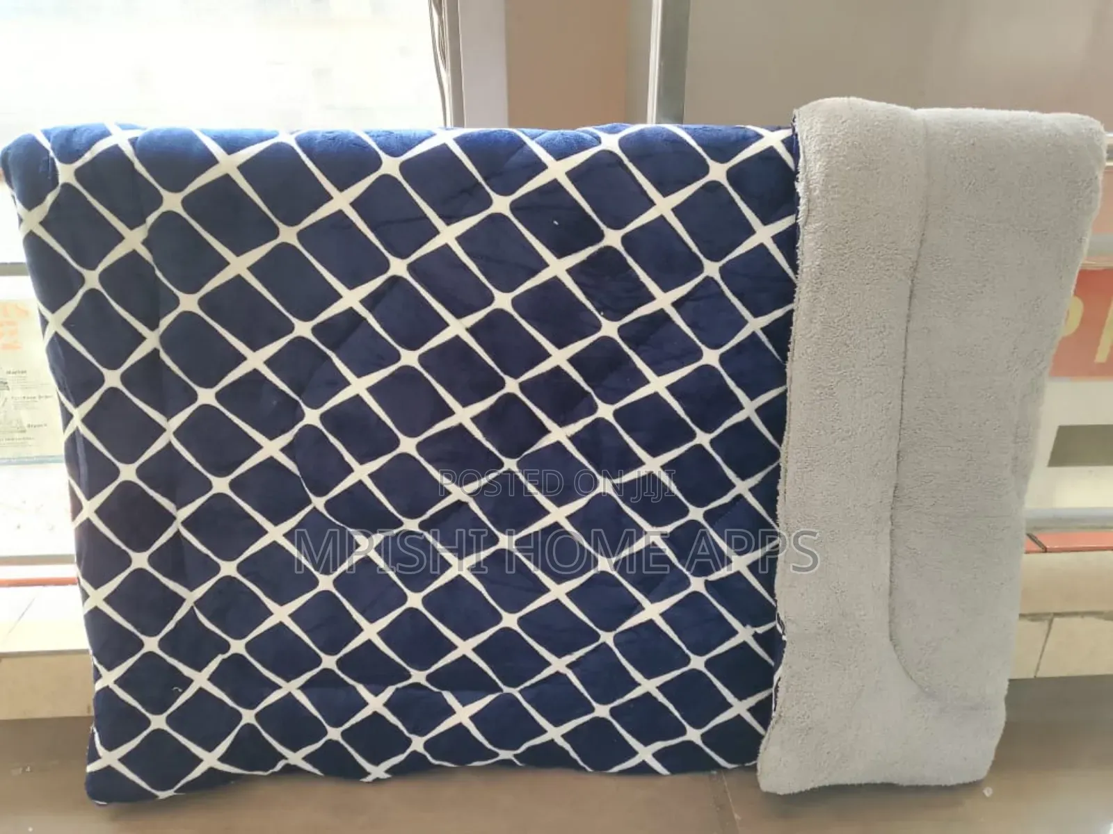 Single Floral Woolen Duvets Set