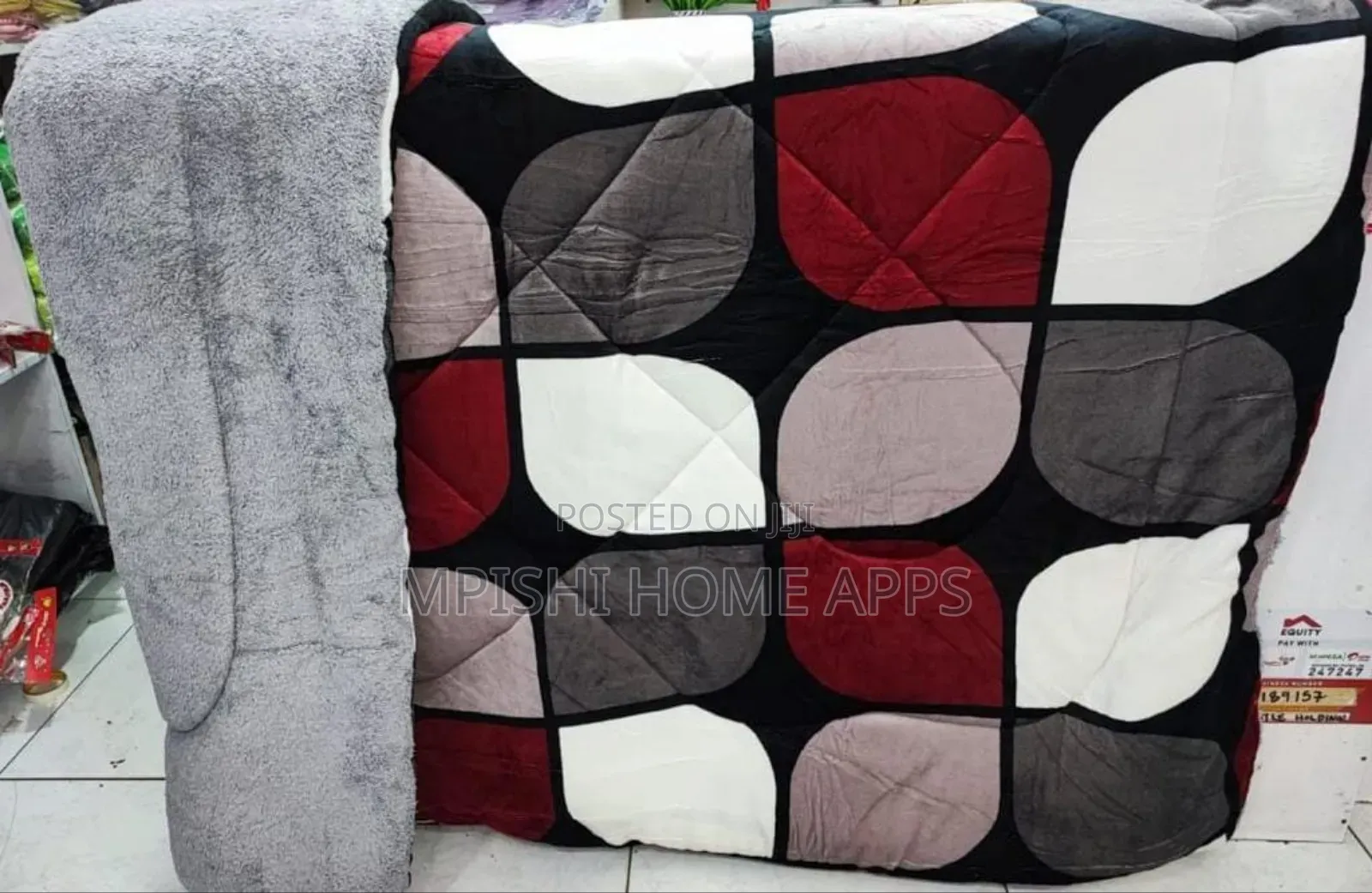 Single Floral Woolen Duvets Set