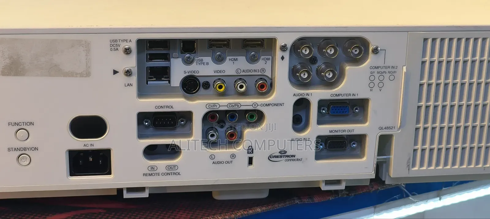 Hitachi Projector