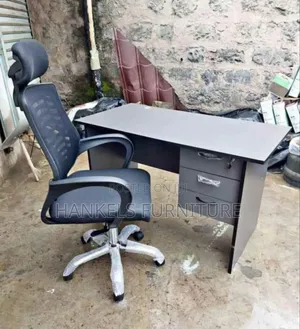 Executive Headrest Chair With Spacious Office Desk