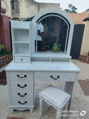 Fashion Vanity Dressing Mirror and Stand Stool