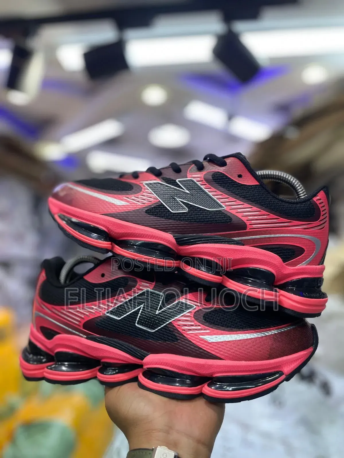 New Balance 2000 Abzorb Black Red