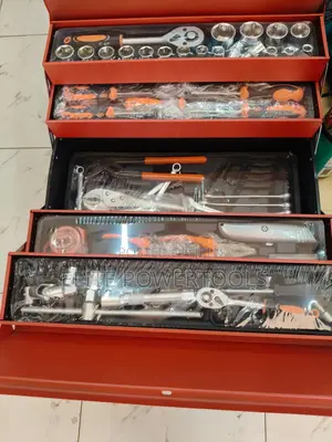 85pcs Metal Tool Box/ Toolset 85 PCS