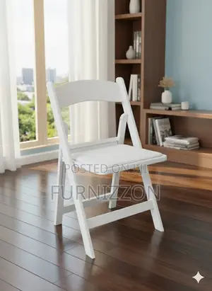 Portable White Folding Chair – Easy Setup for Events