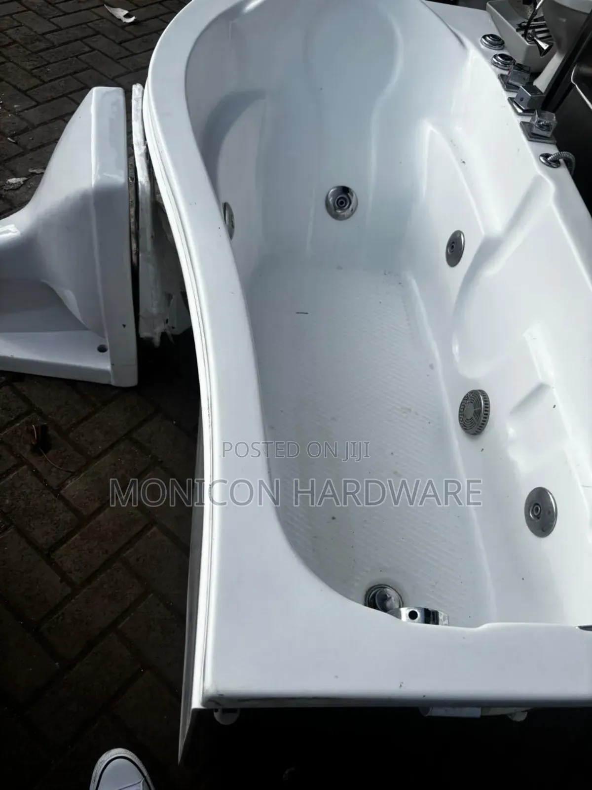 Classic Jacuzzi 170cm by 70cm