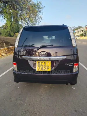 Toyota ISIS 2012 Purple