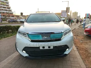 Toyota Harrier 2.0 2018 White
