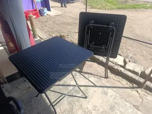 Squared Folderable Table
