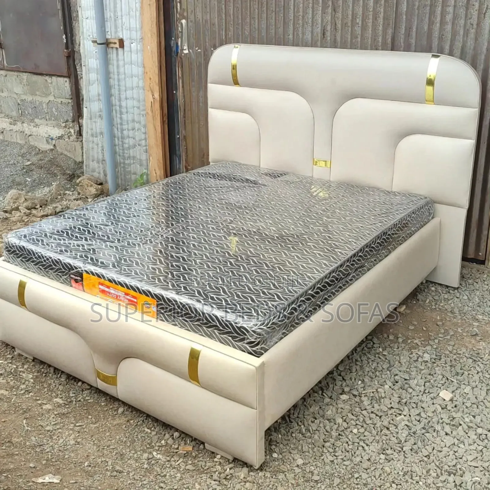 Gold Trim Bed 5 by 6