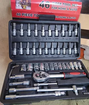 Non Skidding New Chrome 46 Pc's Screwdriver Set and Socket Spanner Set