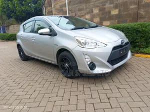 Toyota Aqua 2017 Silver