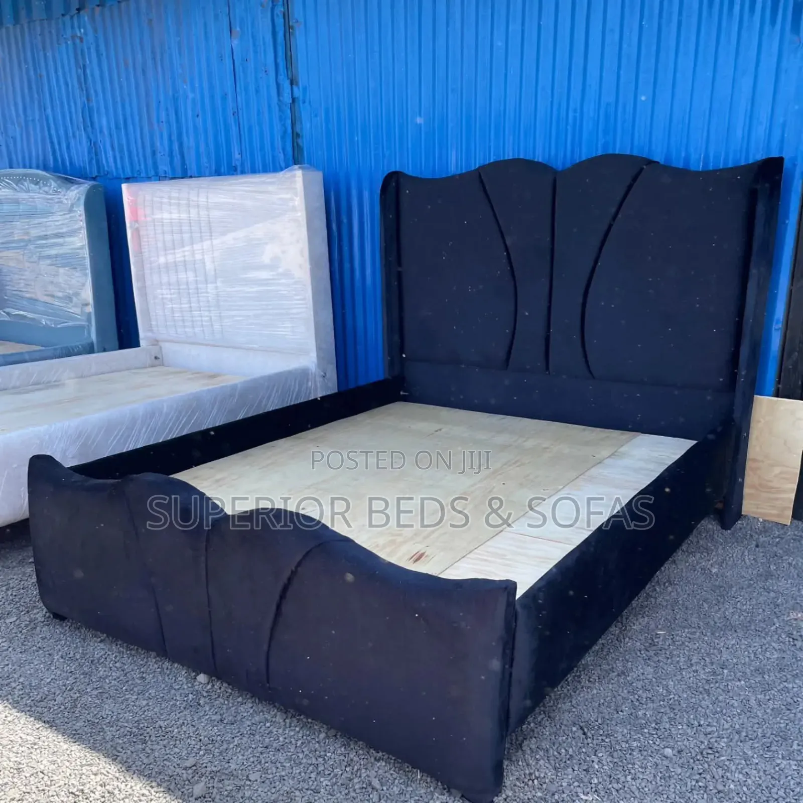5 by 6 Black Curve Bed