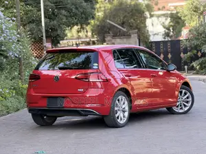 Volkswagen Golf 2018 Red