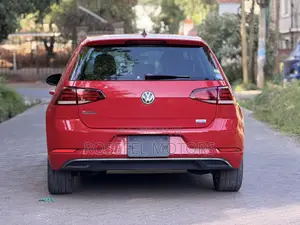 Volkswagen Golf 2018 Red