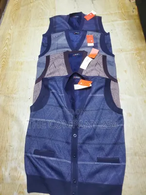 Quality Casual Checked Sleevless Half Wind Breaks