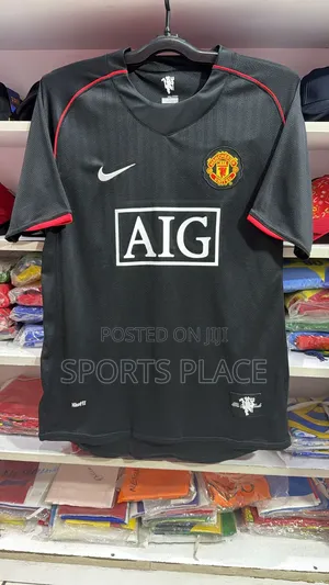 Manchester United Aig Old School Jersey - Black