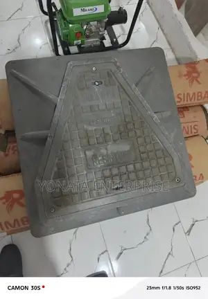 Composite Manhole Cover 700*700 Lockable