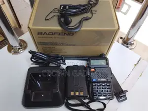 Baofeng Uv-5r Dual Band Handheld Radio With Led Torch
