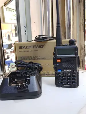 Baofeng Uv-5r Walkie-Talkie With Charging Dock