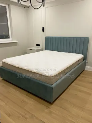 Hardwood-Made Chic Chester Bed for Simple Living
