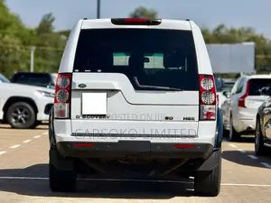 Land Rover Discovery 2012 White