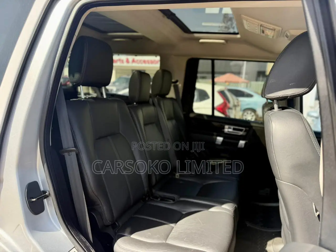 Land Rover Discovery 2012 White