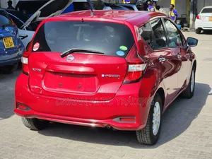 Nissan Note 2019 Red