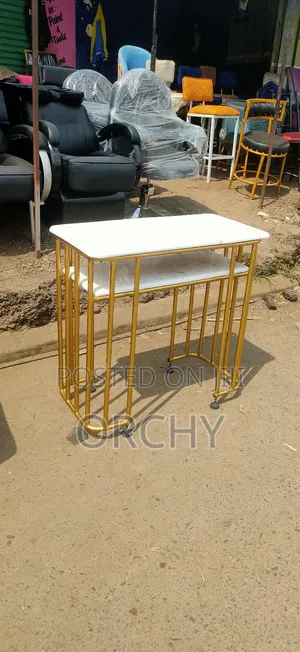 Nail Table/ Manicure Table