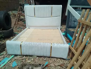 White Gold Trim Bed Size 5 by 6