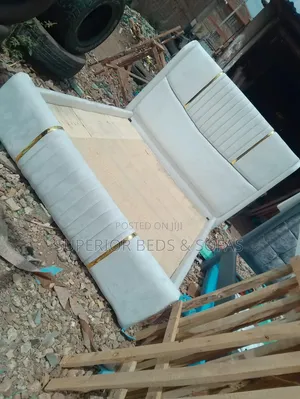 Padded 5 ×6 White Bed