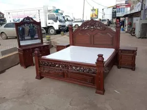 Carved Wooden Bed Size 5 by 6