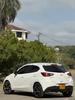 Mazda Demio 2017 Pearl