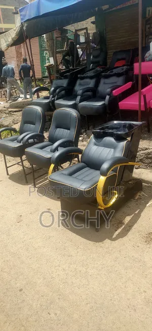 2 Salon Seats & Shampoo Seat