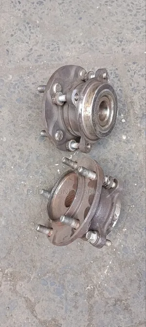 Land Cruiser V8 200-Series Wheel Hubs.