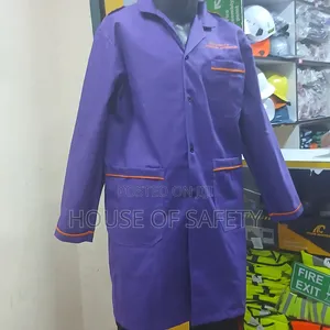 Dust Coats That Retain Appearance Even After Frequent Laundering