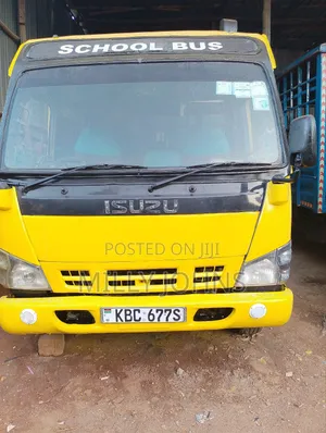 Isuzu Executive Bus 2008 Yellow