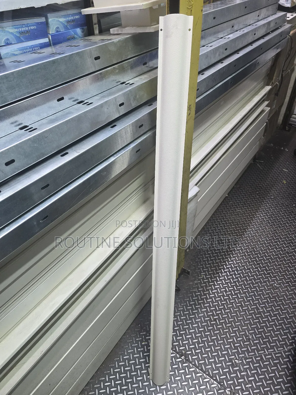 Metallic Floor Trunking 4ft