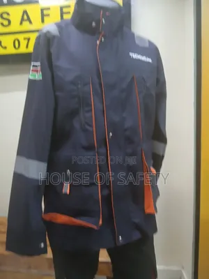 Engineering Jacket With Secure Fitting