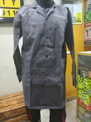Prevent Dirt on Your Clothes at Work With a Dust Coat