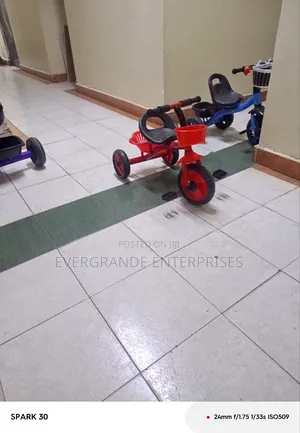 *Tricycle* Tricycle