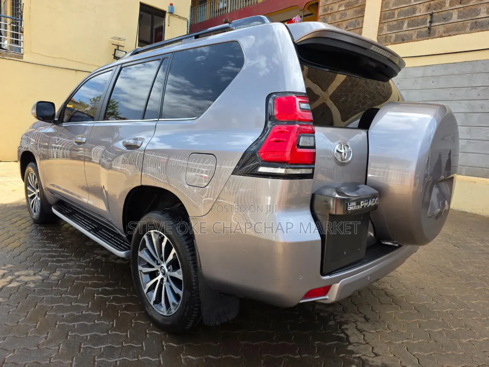 Toyota Land Cruiser Prado 2.8 2023 Silver