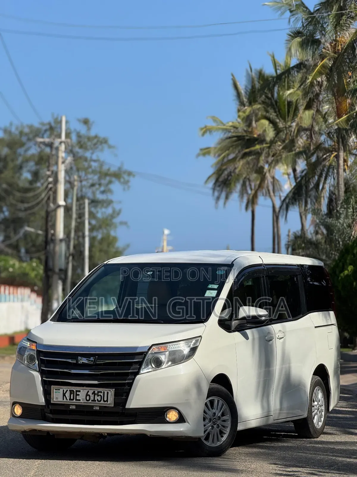 Toyota Noah 2016 White
