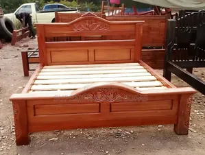 Classic Carved Wooden Bed Size 5 by 6