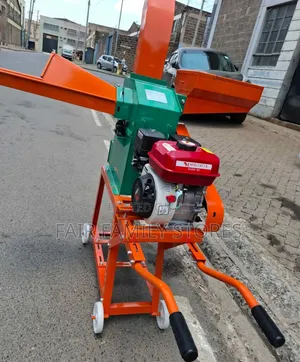 Mmh500 Milano Chopper Grinder With An 8hp Aico Japan Petrol Engine.