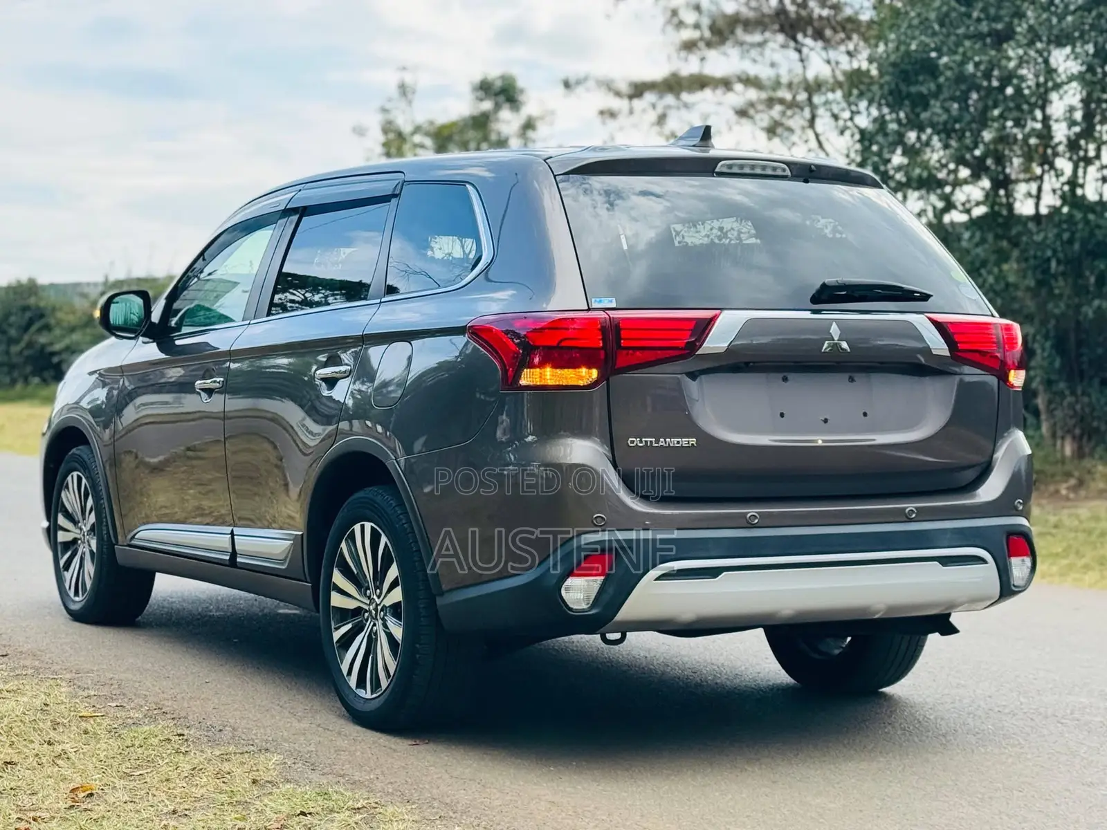 Mitsubishi Outlander 2019 Brown