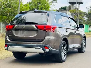 Mitsubishi Outlander 2019 Brown