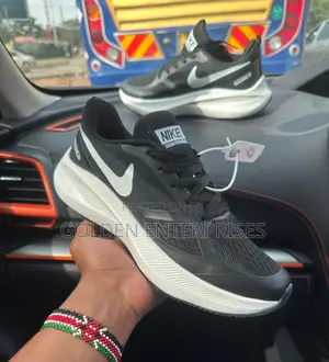 Black White Nike Zoom Trainers 40-44